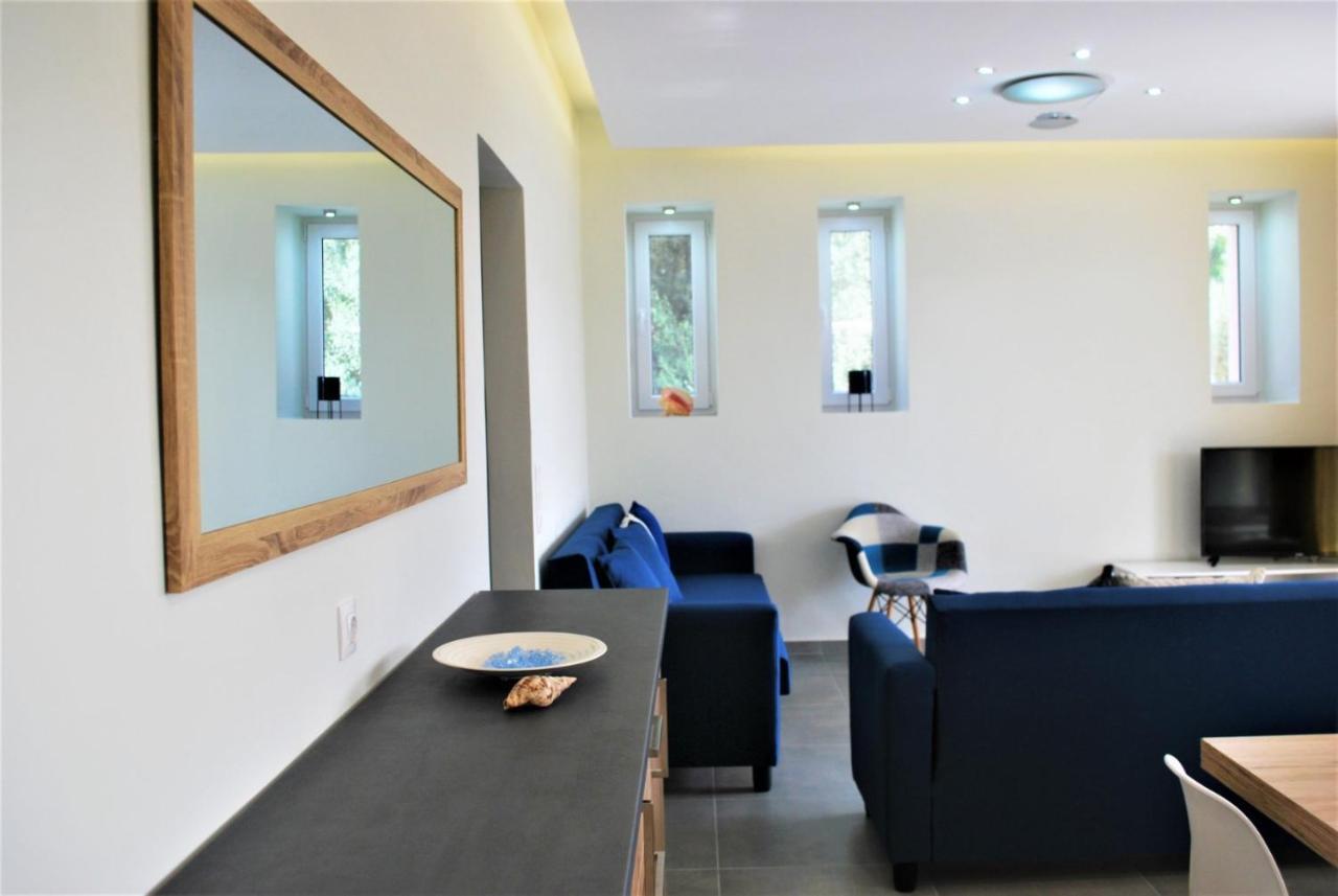 Q Luxury Rooms Paleros Ngoại thất bức ảnh