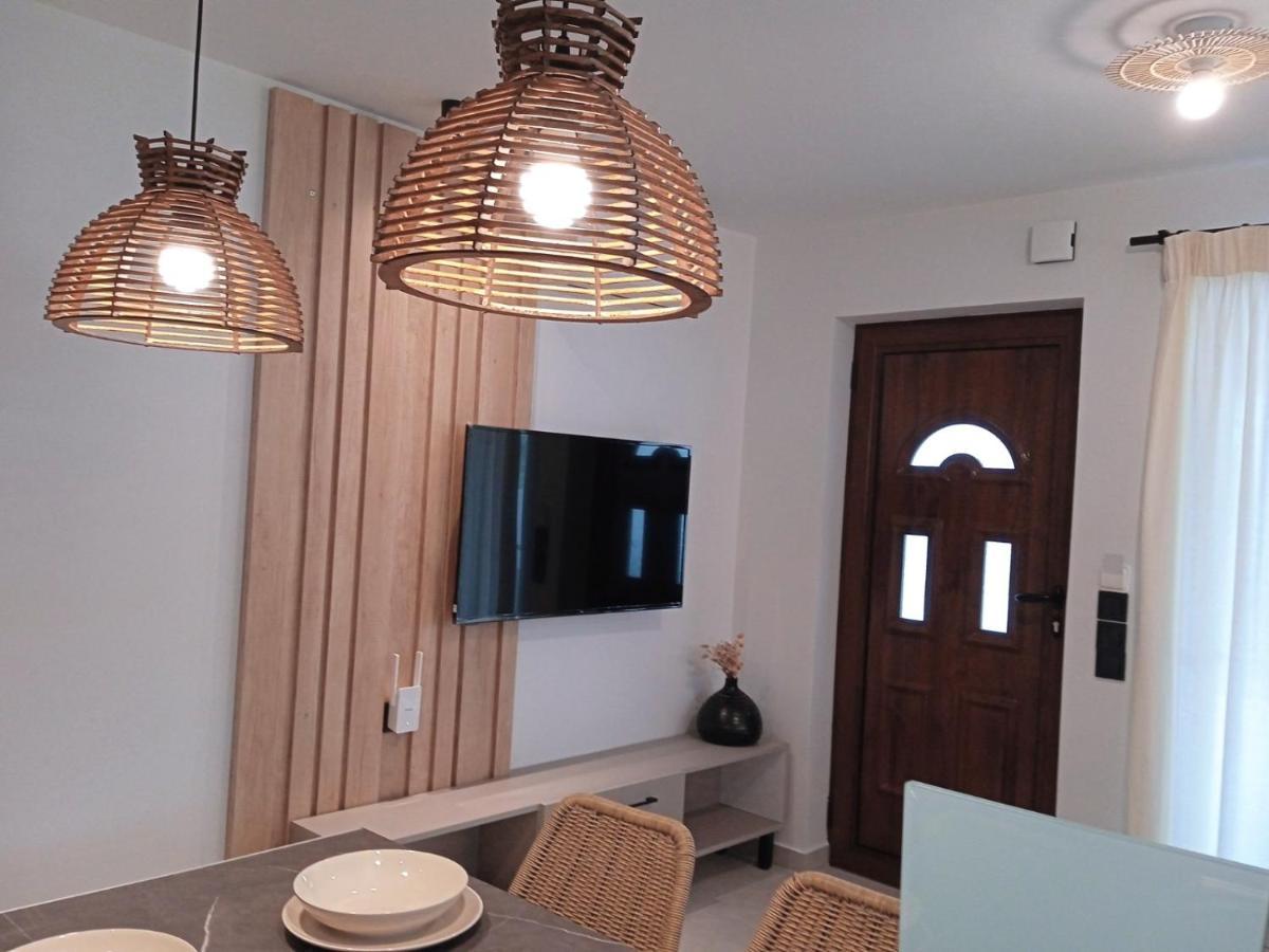 Q Luxury Rooms Paleros Ngoại thất bức ảnh