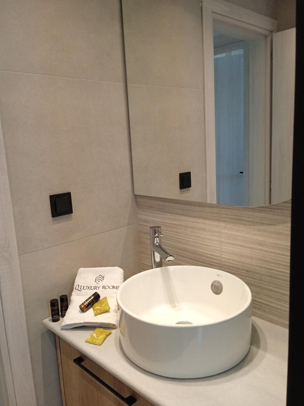 Q Luxury Rooms Paleros Phòng bức ảnh